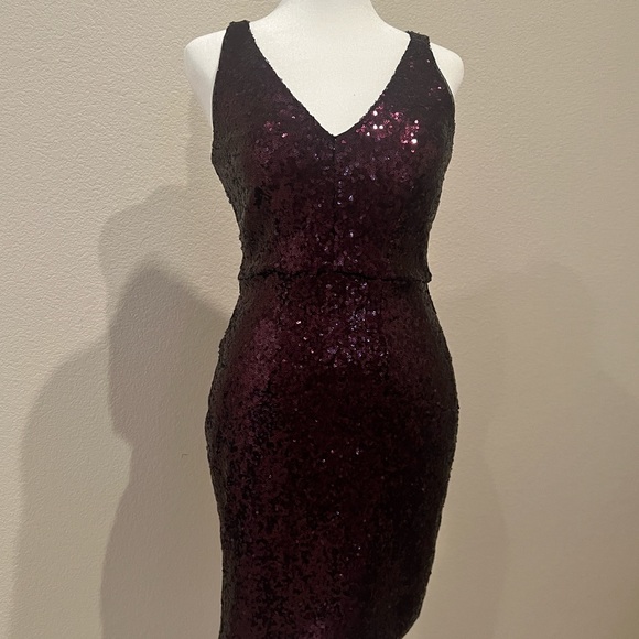 Burgundy sequin dress. Small. - Picture 3 of 3